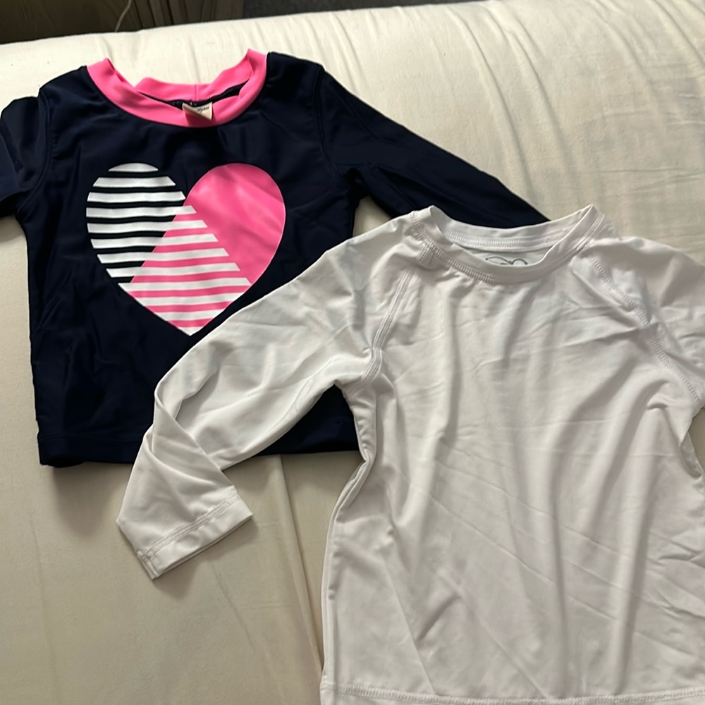 Set of 2 rash guards
